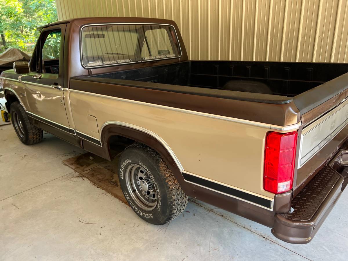 Ford-f100-pickup-1983-brown-9