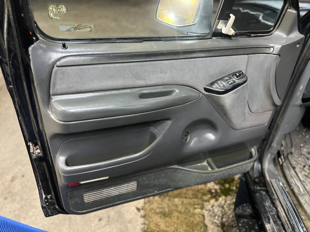 Ford-f150-1993-black-16