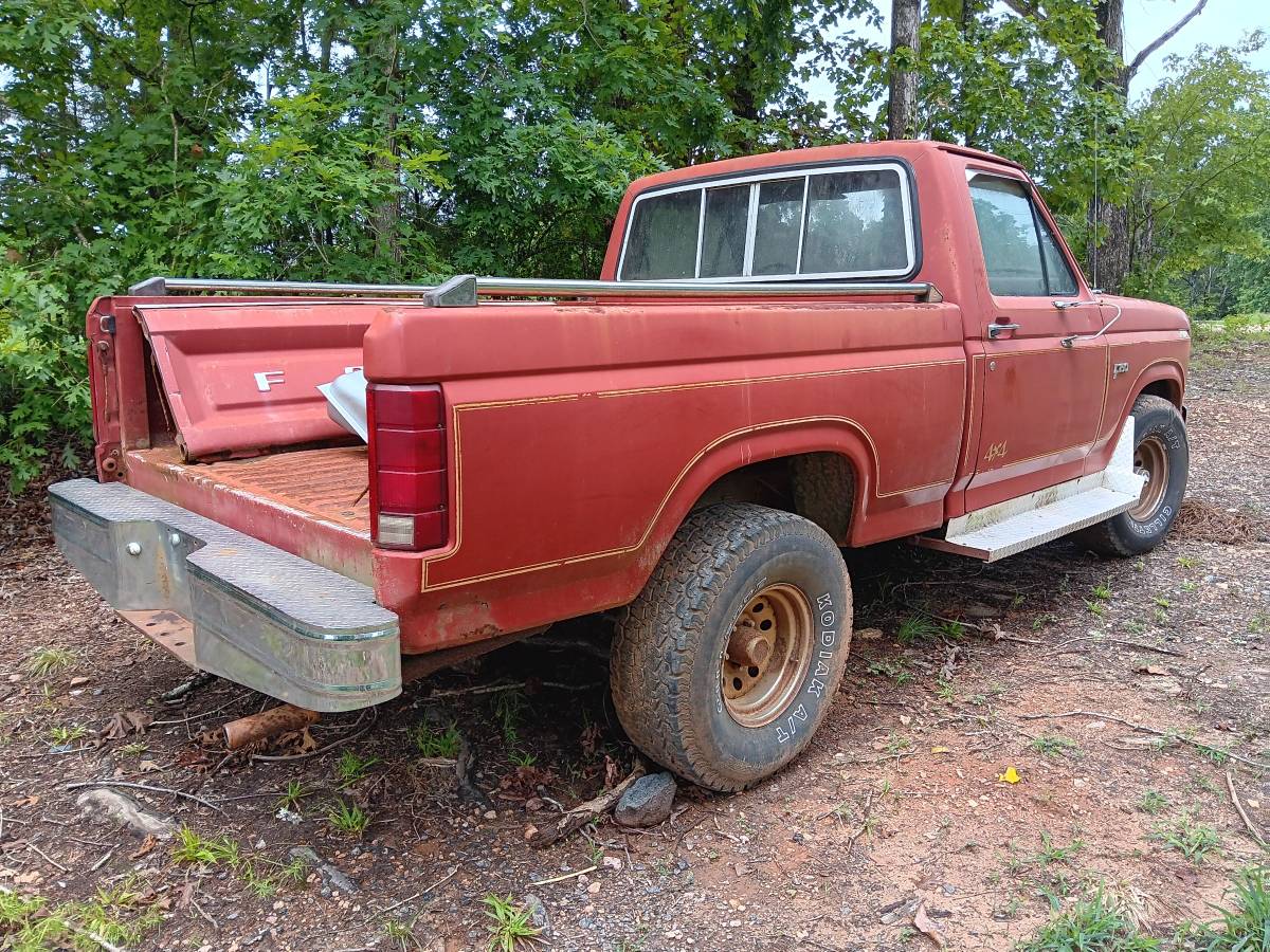 Ford-f150-4x4-1985-red-3
