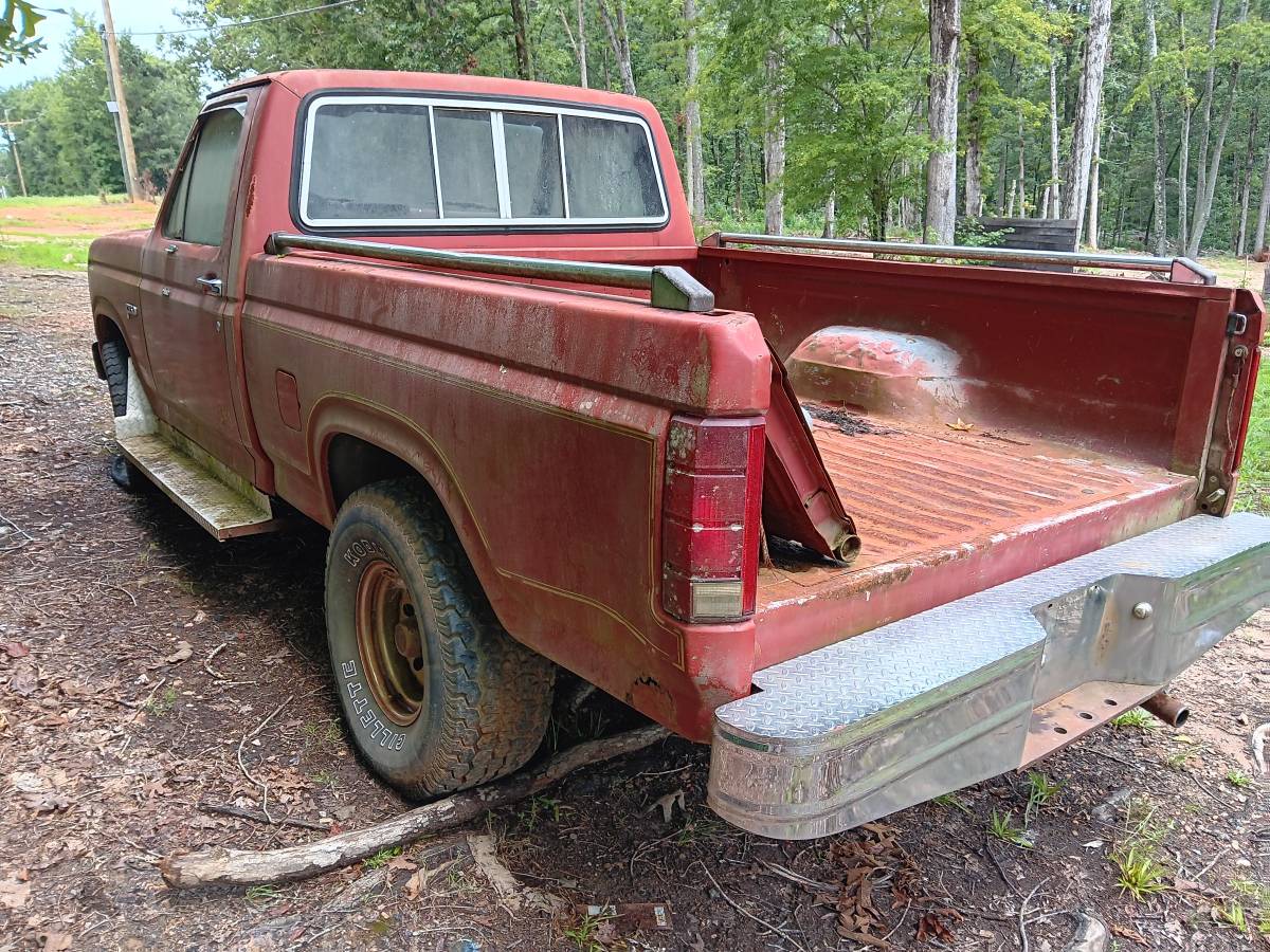 Ford-f150-4x4-1985-red-6
