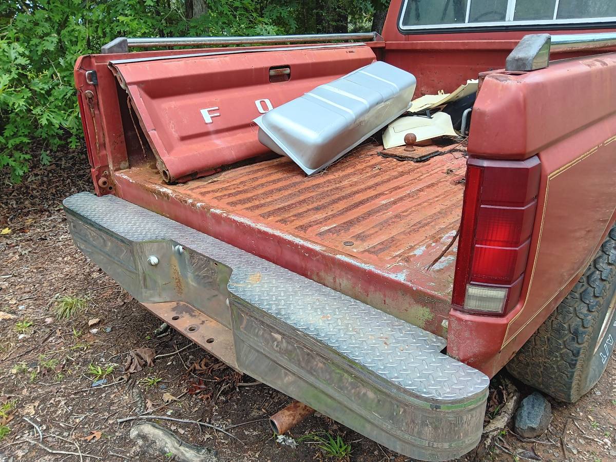 Ford-f150-4x4-1985-red-7
