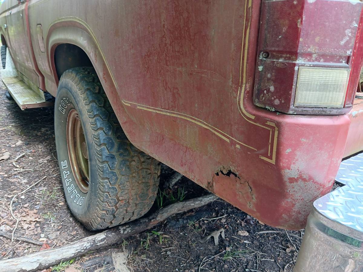 Ford-f150-4x4-1985-red-8