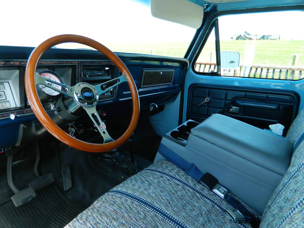 Ford-f150-custom-1979-blue-3