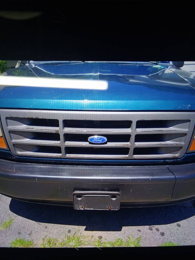 Ford-f150-regular-cab-xl-pickup-1994-green