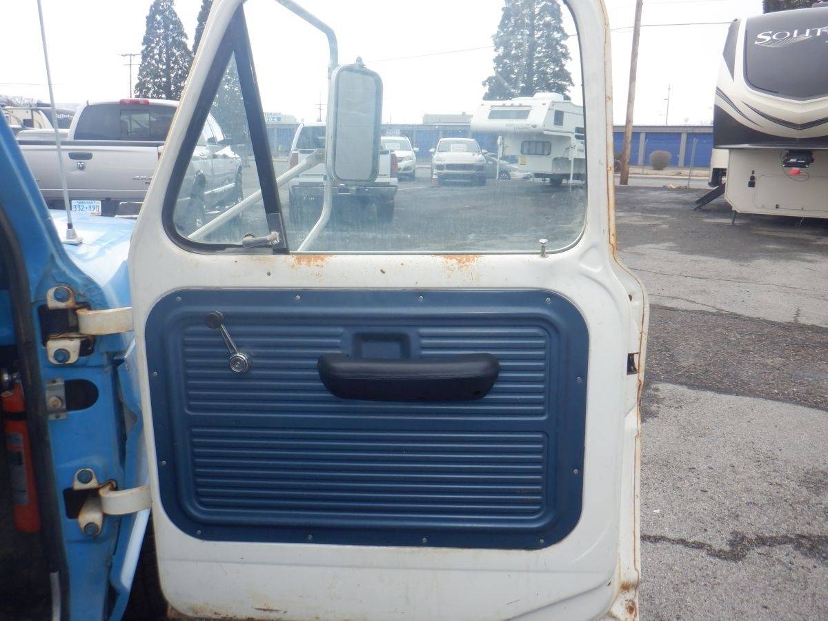 Ford-f150-short-bed-utility-truck-1979-brown-13