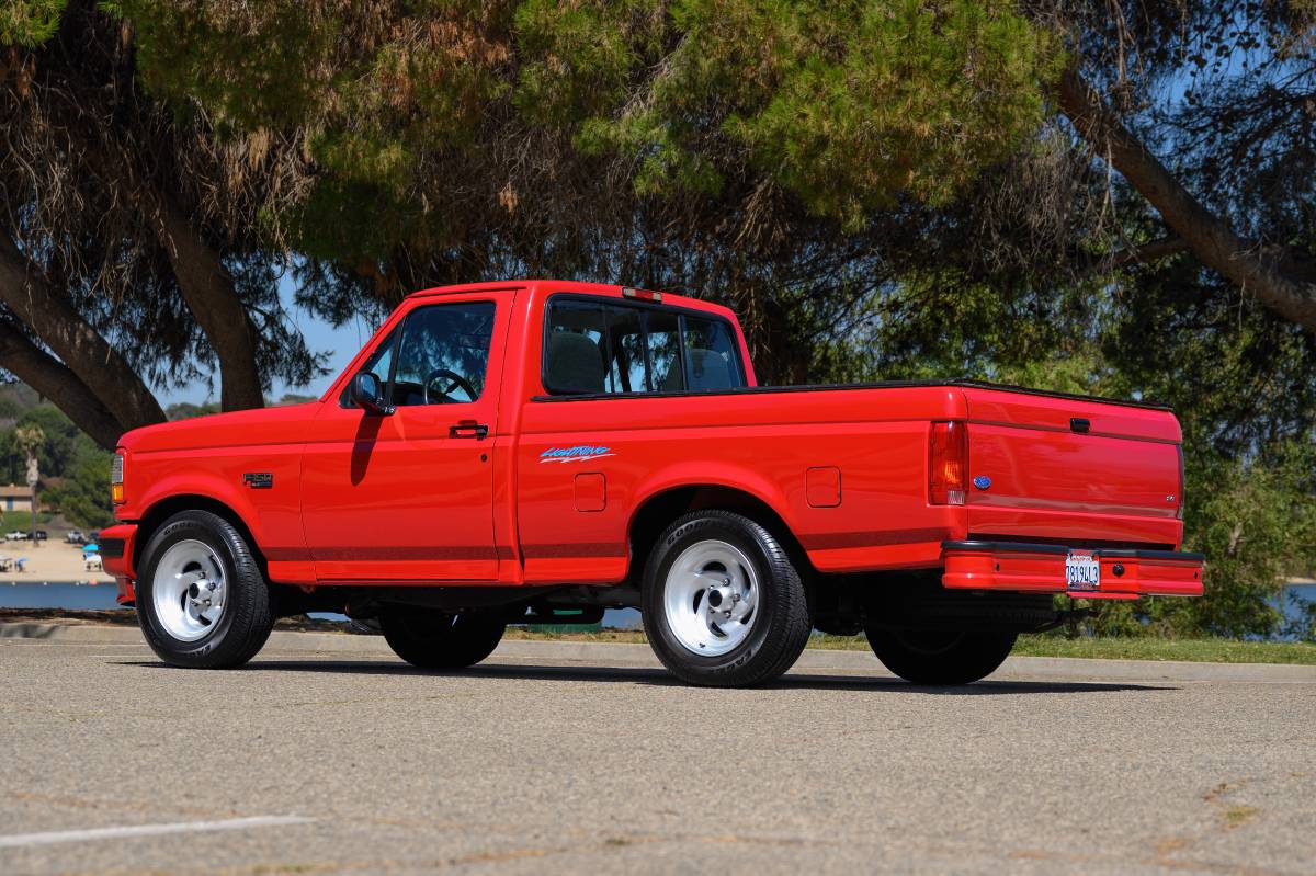 Ford-f150-svt-lightning-1995-2
