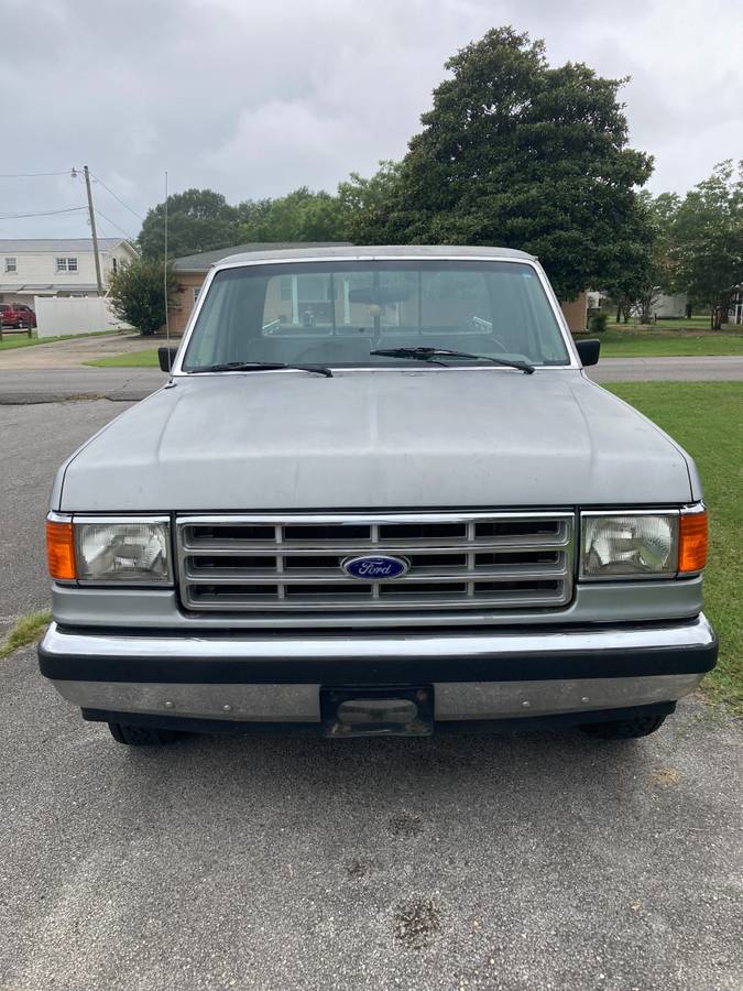 Ford-f150-xlt-lariat-1988-silver-1