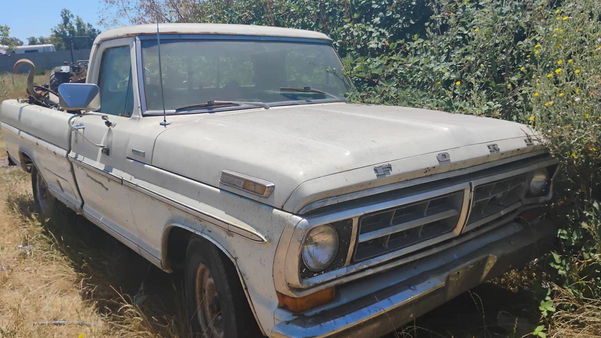 Ford-f250-1973-white-3