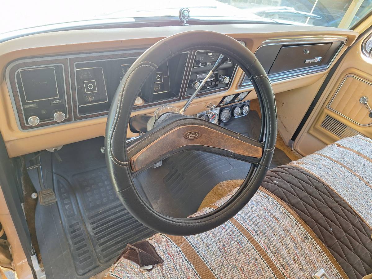 Ford-f250-1976-white-10