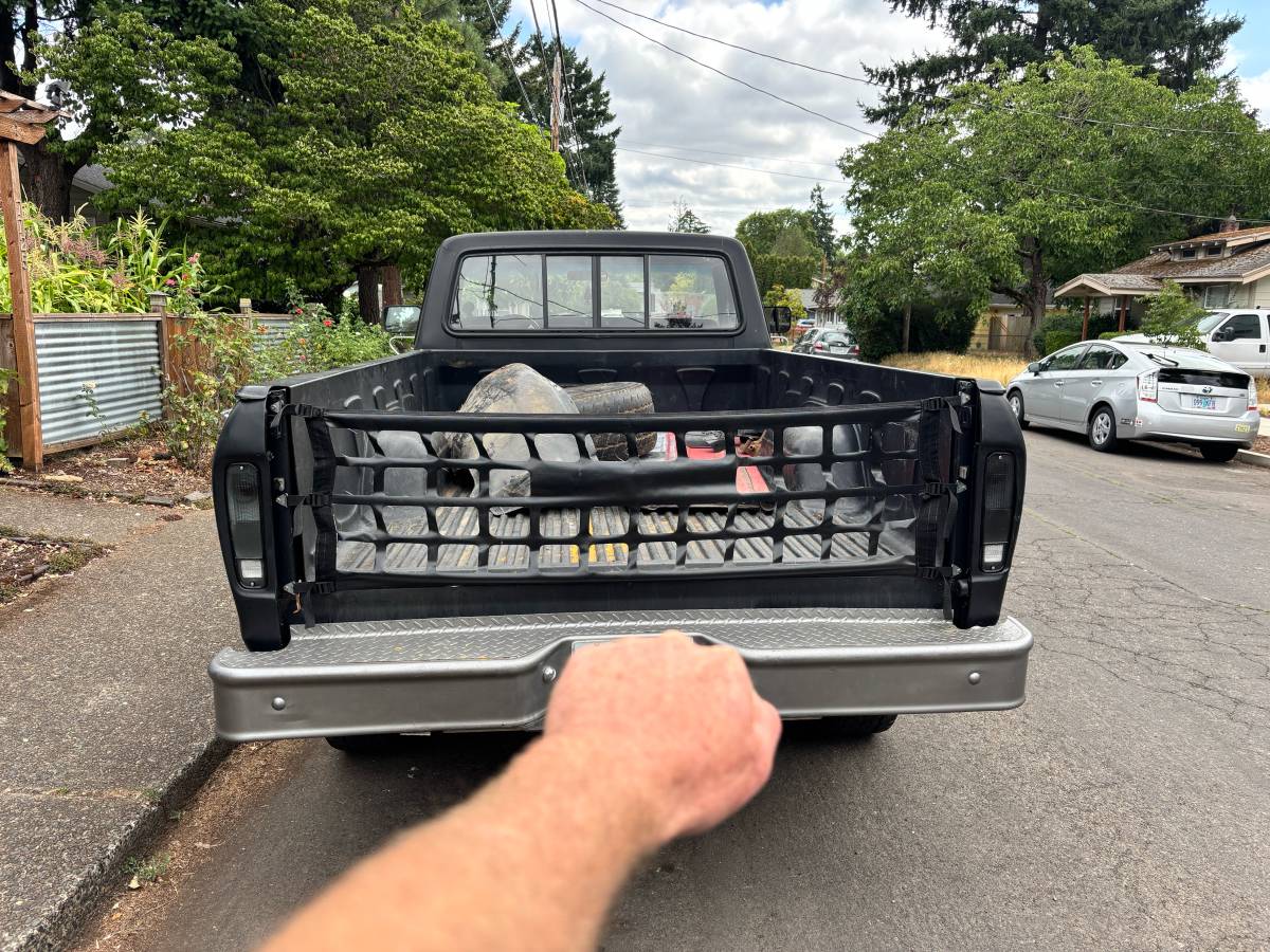 Ford-f250-1979-black-10