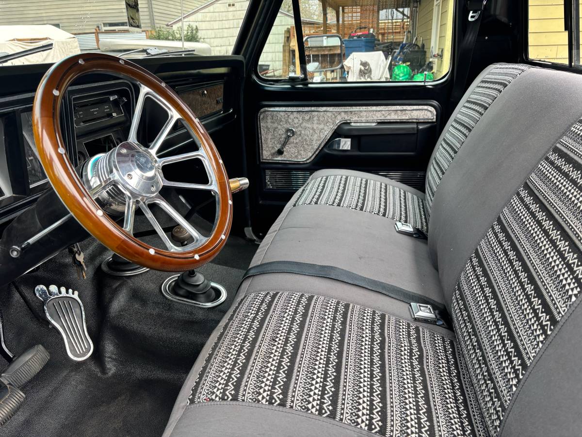 Ford-f250-1979-black-3