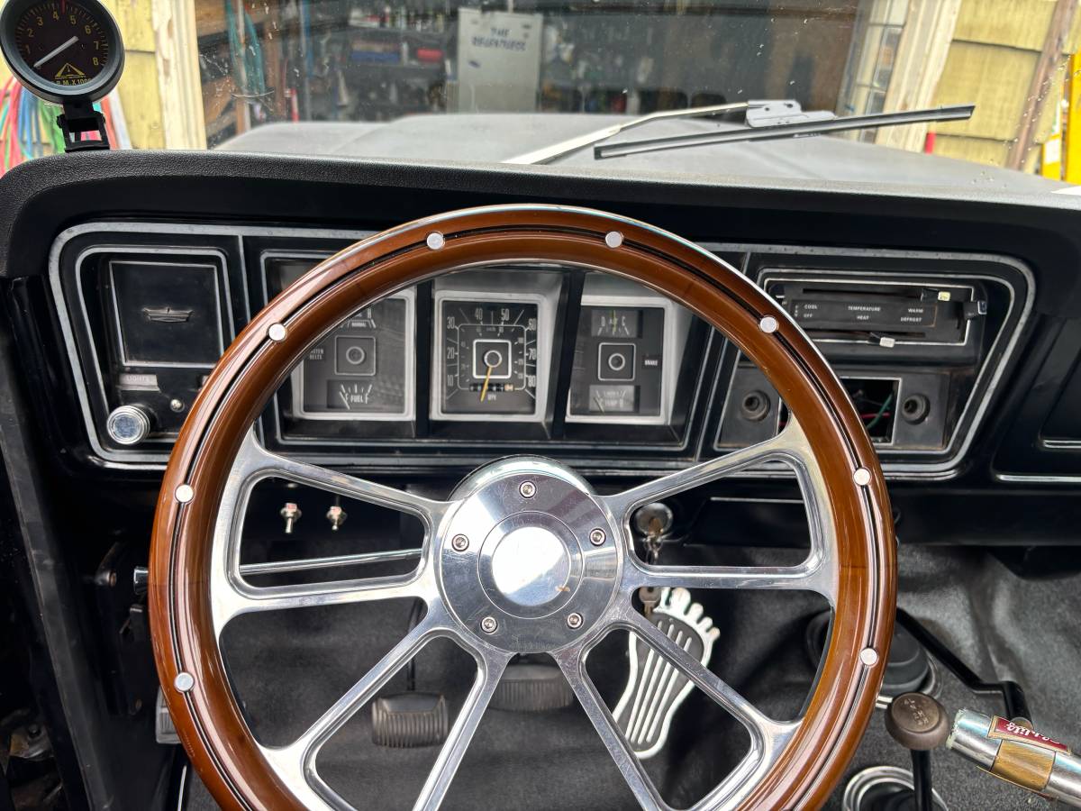 Ford-f250-1979-black-7