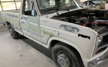 Ford-f250-1986-white-2