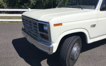 Ford-f250-1986-white-4