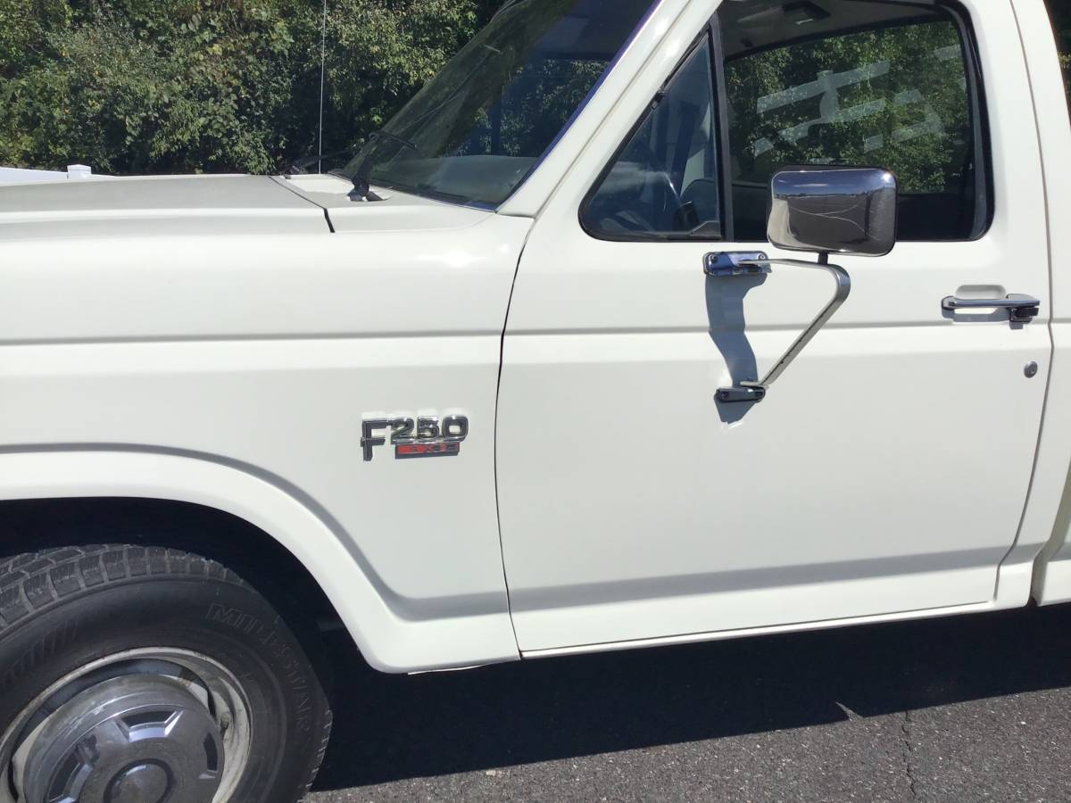 Ford-f250-1986-white-5