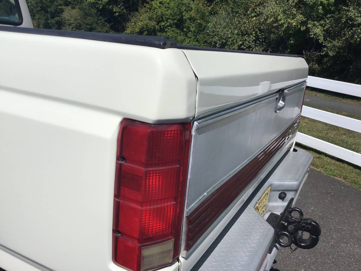 Ford-f250-1986-white-7
