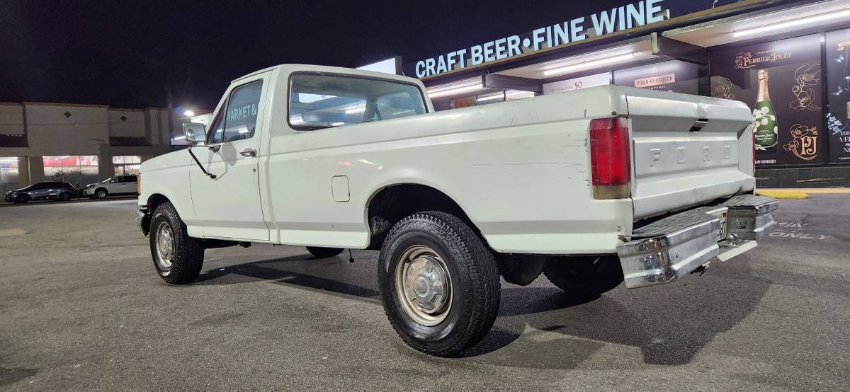 Ford-f250-1987-white-3