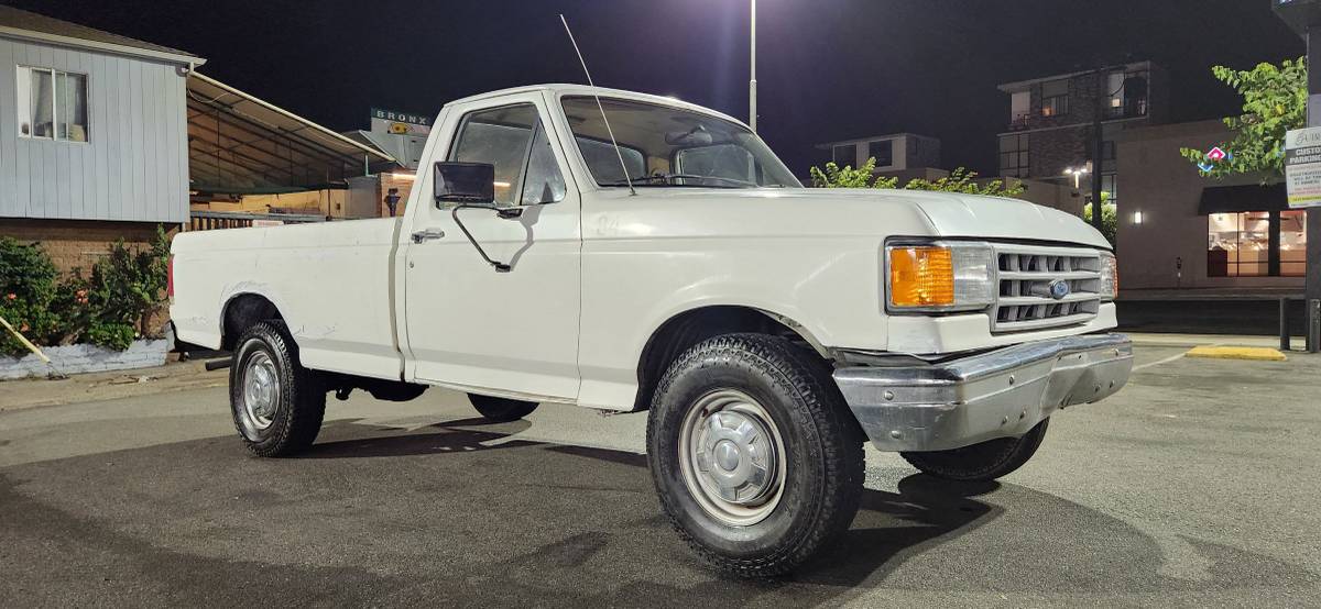 Ford-f250-1987-white