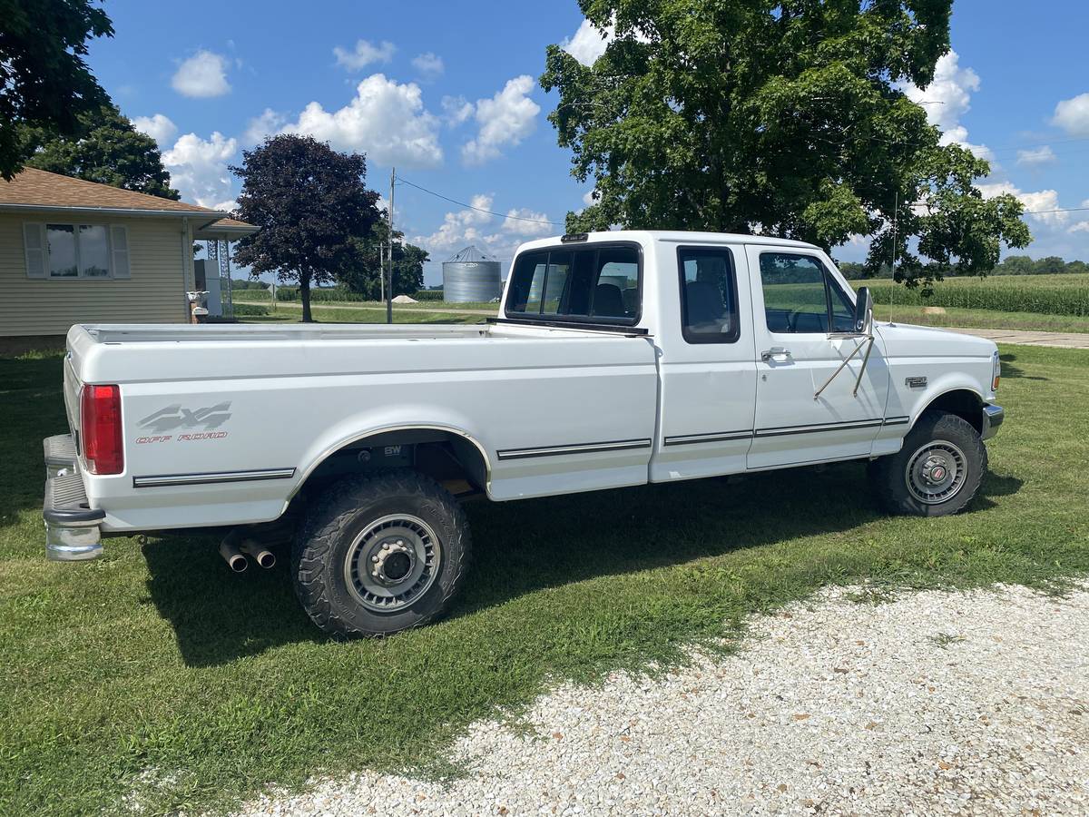 Ford-f250-1994-white-1