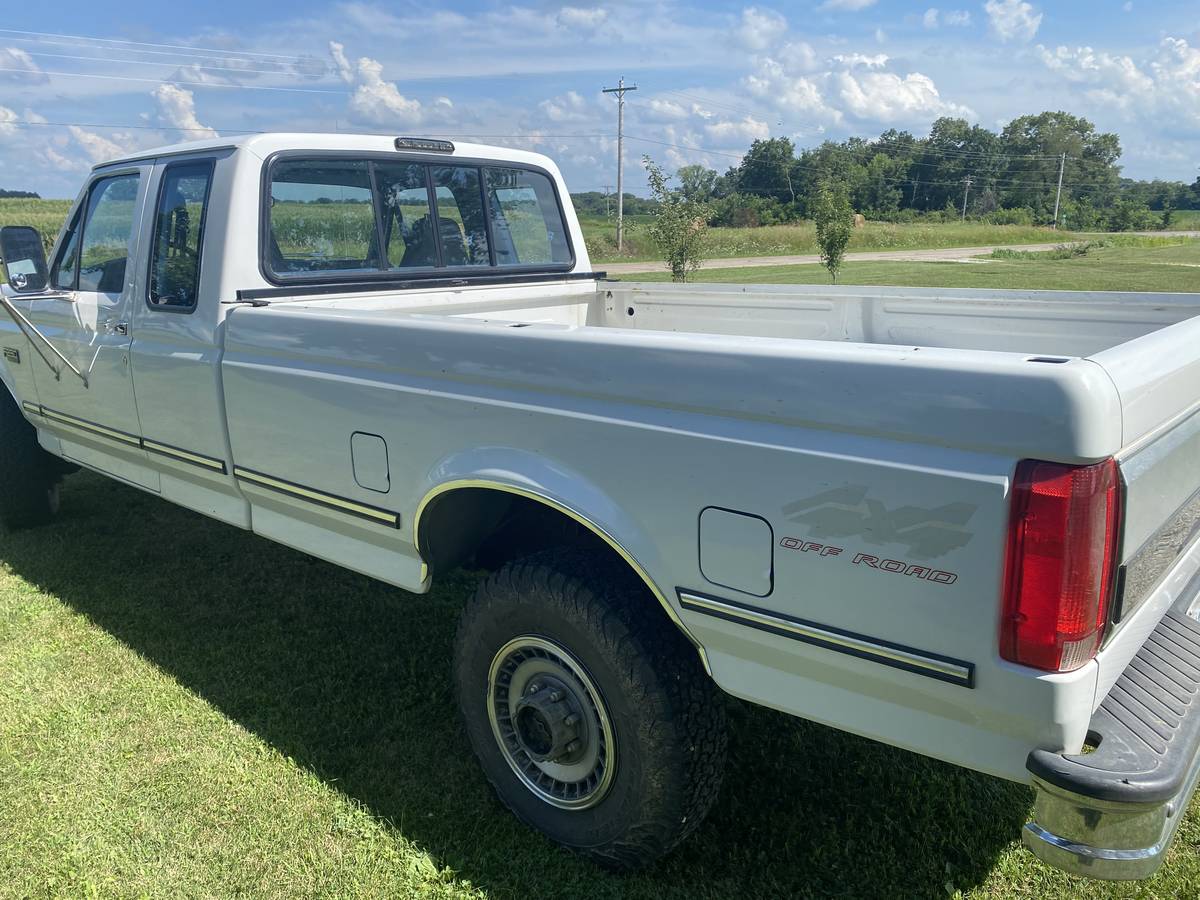 Ford-f250-1994-white-2