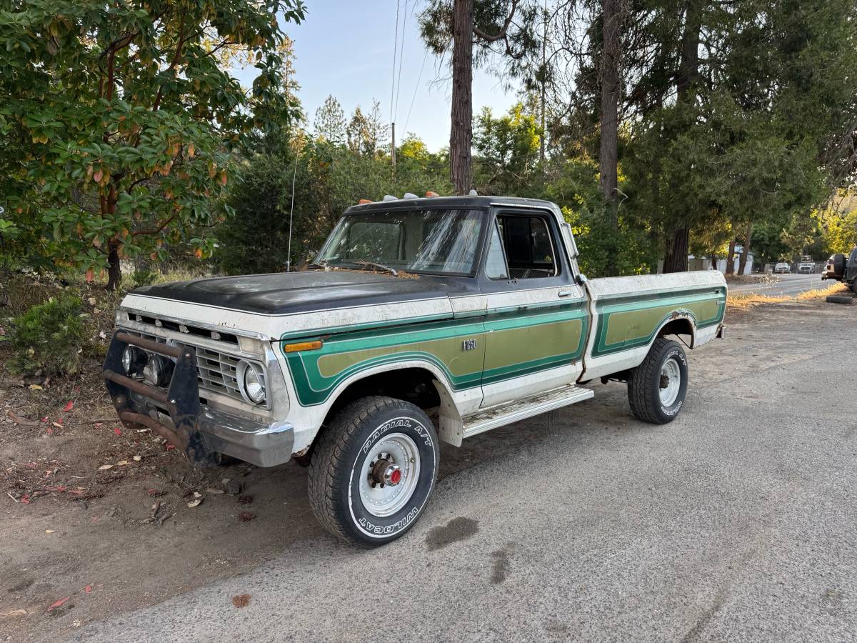 Ford-f250-4x4-1974-green
