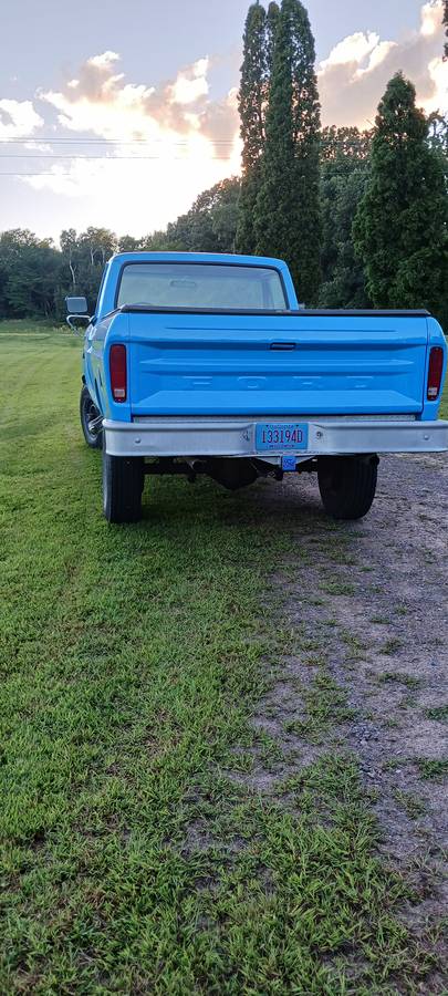 Ford-f250-4x4-1975-custom-1