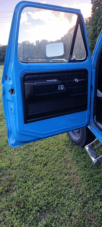 Ford-f250-4x4-1975-custom-2