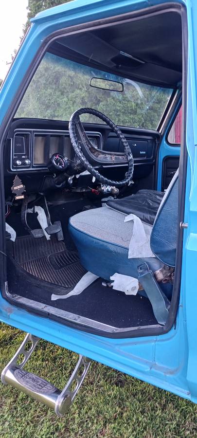 Ford-f250-4x4-1975-custom-3