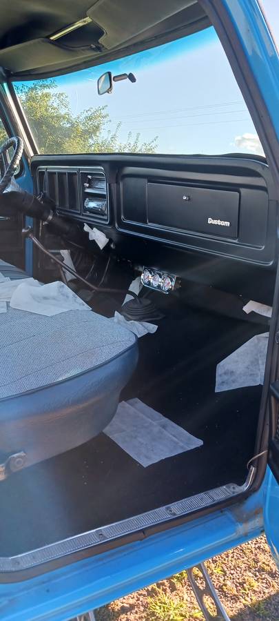 Ford-f250-4x4-1975-custom-7