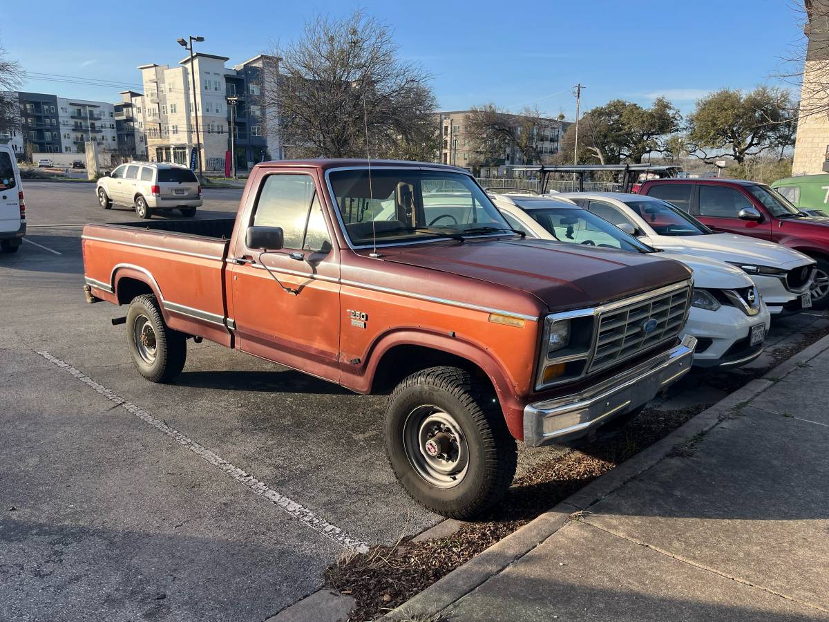 Ford-f250-4x4-diesel-1984-brown