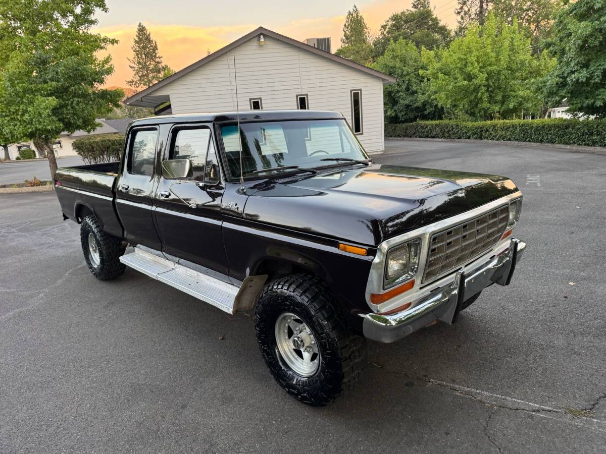 Ford-f250-crew-cab-4x4-1979-brown-46