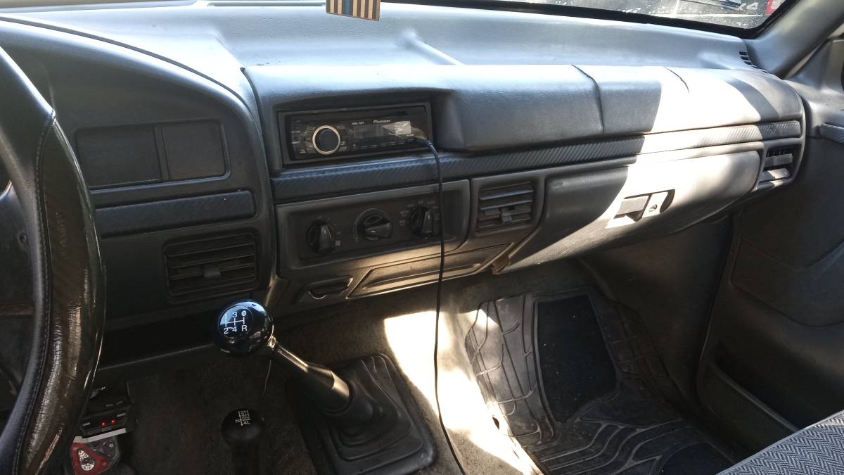 Ford-f250-diesel-1993-white-1