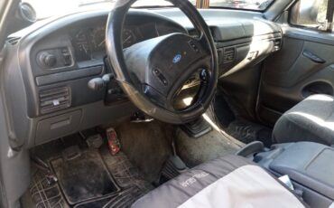 Ford-f250-diesel-1993-white-3