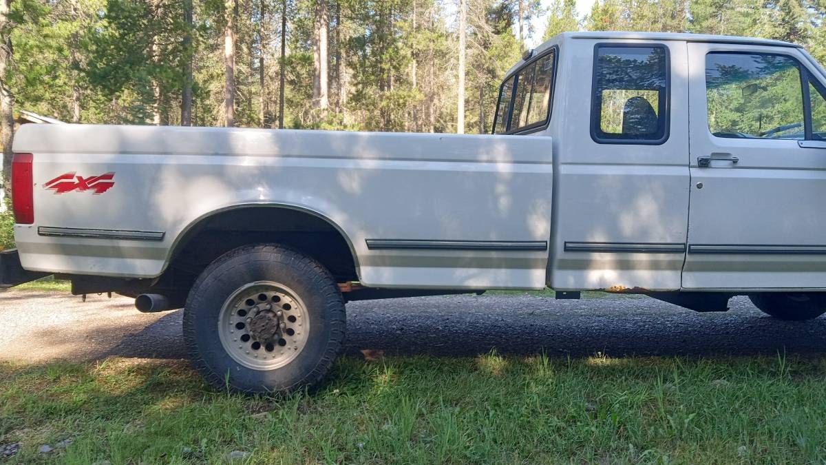 Ford-f250-diesel-1993-white-8