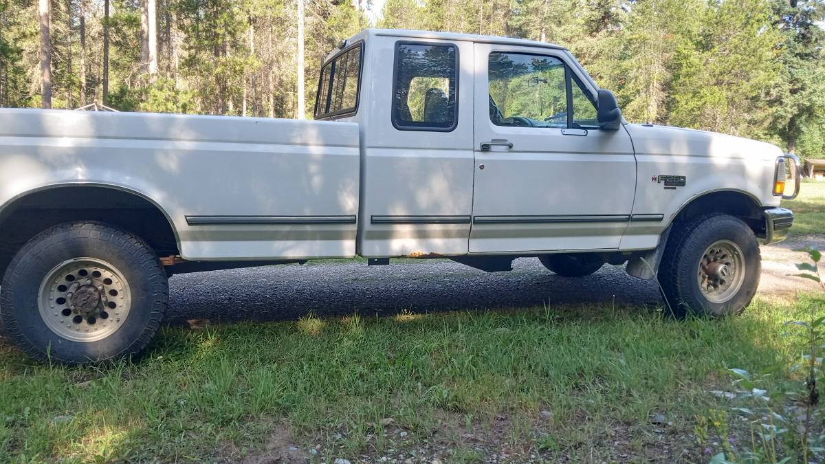 Ford-f250-diesel-1993-white-9