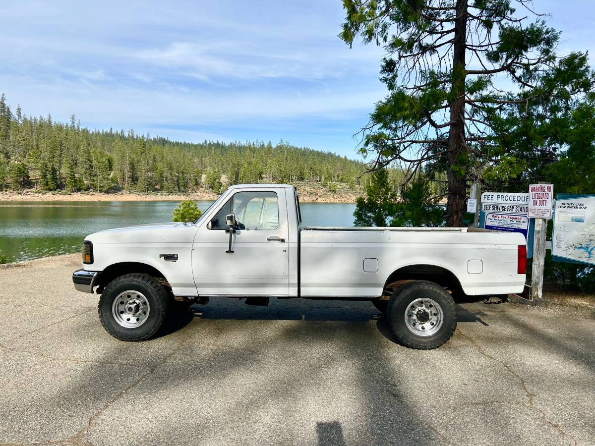 Ford-f250-diesel-1995-white