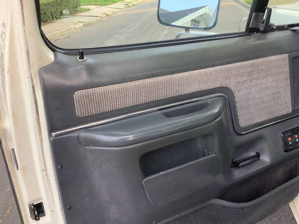 Ford-f250-lariat-4x4-1989-grey-14