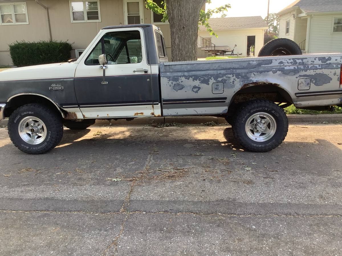 Ford-f250-lariat-4x4-1989-grey-5