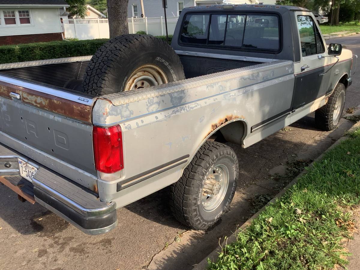 Ford-f250-lariat-4x4-1989-grey-8
