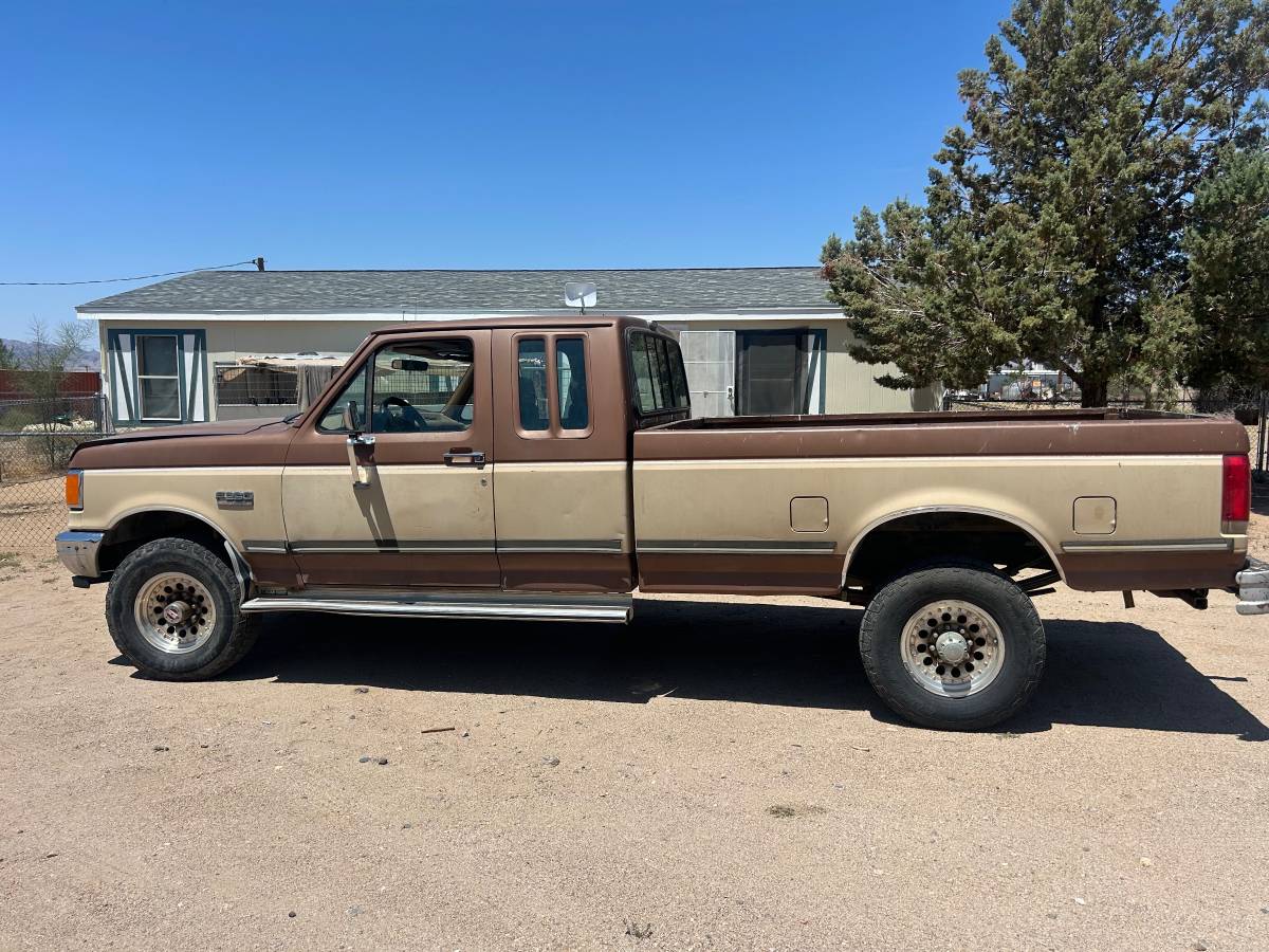 Ford-f250-super-duty-lariat-1988-brown