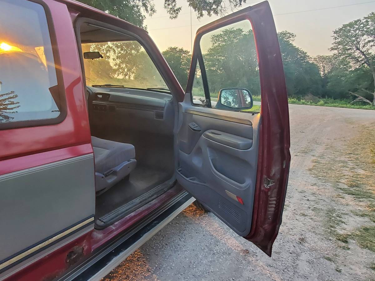 Ford-f250-xlt-4x4-diesel-1995-red-16