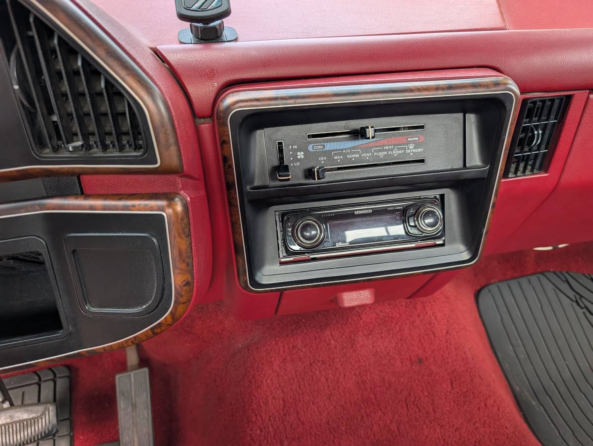 Ford-f250-xlt-lariat-1988-white-11