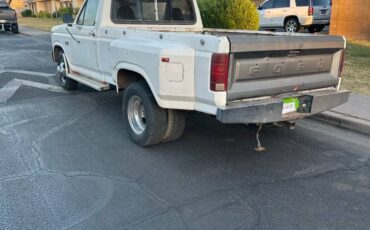 Ford-f350-diesel-1985-white-2