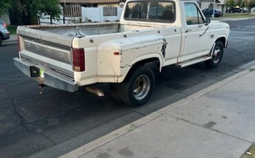 Ford-f350-diesel-1985-white-3