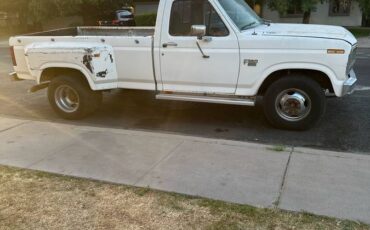 Ford-f350-diesel-1985-white