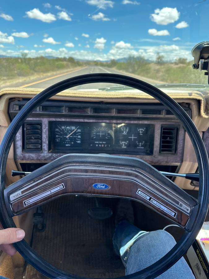 Ford-f350-diesel-1985-white-5