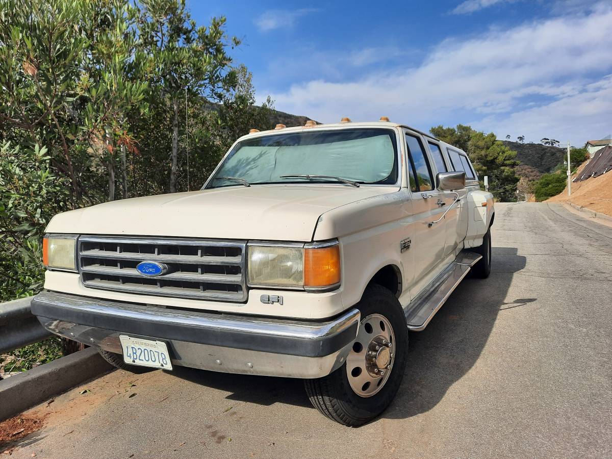 Ford-f350-lariat-crew-cab-dually-1990-white-1