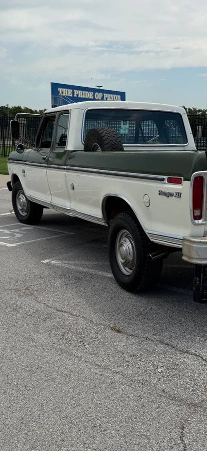 Ford-f350-super-cab-camper-special-1976-green-1