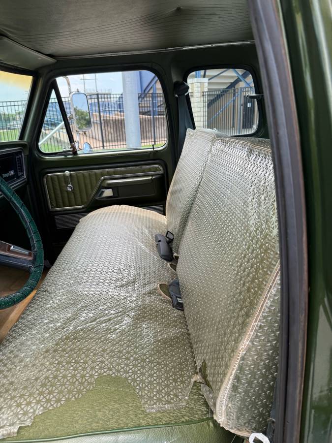 Ford-f350-super-cab-camper-special-1976-green-21