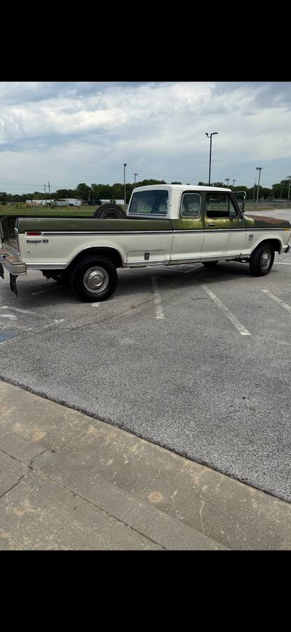 Ford-f350-super-cab-camper-special-1976-green-3